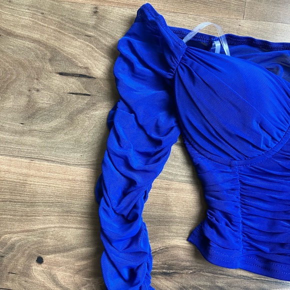 Blue Windsor Off the Shoulder Top - Picture 4 of 6